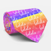 Ein einzigartiger farbiger Fa la Modern Script Rai Krawatte (Gerollt)