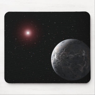 Ein eiskalter, felsiger Planet, der einen dunklen  Mousepad