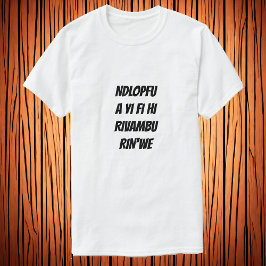 Ein Elefant die nicht von einer (gebrochenen) Ripp T-Shirt