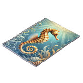 Ein elegantes Seepferd, das unter Wasser schwimmt Notizblock (Linke Seite)