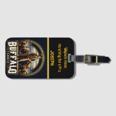 Ein engagierter Bauer, der an seinen Bison Herd te Gepäckanhänger (Vorderseite (Horizontal))