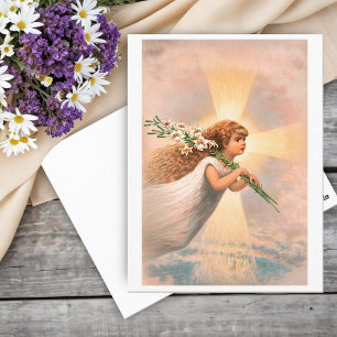 Ein Engel am Himmel, der Lilien auf ihrer Schulter Postkarte