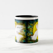 Ein Engel, der Ihnen hilft Zweifarbige Tasse (Mittel)