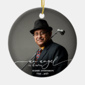 Ein Engel im himmelblauen und weißen Foto Keramik Ornament (Vorne)