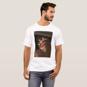 Ein Engel über dem Altarpiece T-Shirt (Vorne ganz)