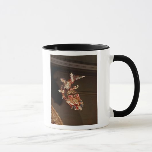 Ein Engel über dem Altarpiece Tasse (Rechts)