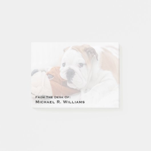 Ein englischer Bulldog-Welpe, der mit einem Bulldo Post-it Klebezettel (Vorderseite)