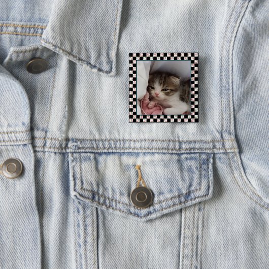 Ein entzückendes kleines Schläfrig-Köpfiges Button (Beispiel)