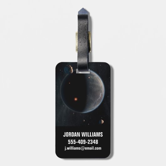 Ein erdähnlicher Planet, reich an Kohlenstoff und Gepäckanhänger (Rückseite vertikal)