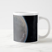 Ein erdähnlicher Planet, reich an Kohlenstoff und  Jumbo-Tasse (Rechts)