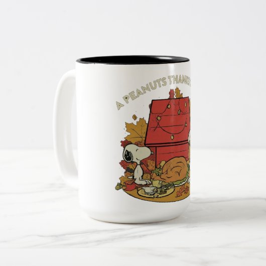 Ein Erdnuss-Erntedank Zweifarbige Tasse (Vorderseite Links)