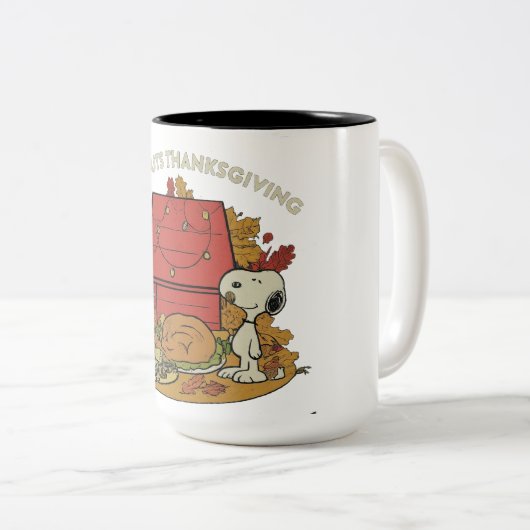 Ein Erdnuss-Erntedank Zweifarbige Tasse (VorderseiteRechts)