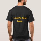 Ein erster Held des Sohnes. T-Shirt (Rückseite)