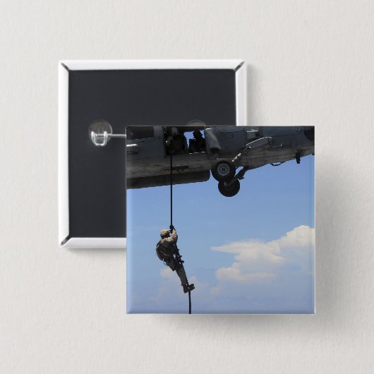 Ein explosiver Sanitäter Button (Vorne & Hinten)