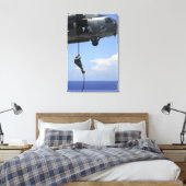 Ein explosiver Sanitäter Leinwanddruck (Insitu (Schlafzimmer))