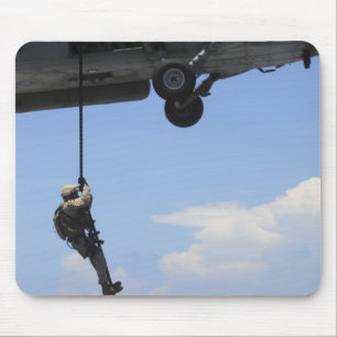 Ein explosiver Sanitäter Mousepad