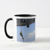 Ein explosiver Sanitäter Tasse (Links)