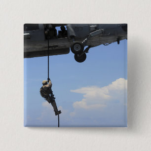 Ein explosiver Verordnungsbeseitigungstechniker Button