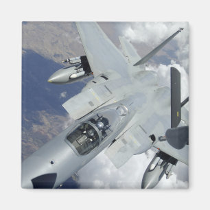 Ein F-15 Eagle Züge weg von einem KC-135 Magnet