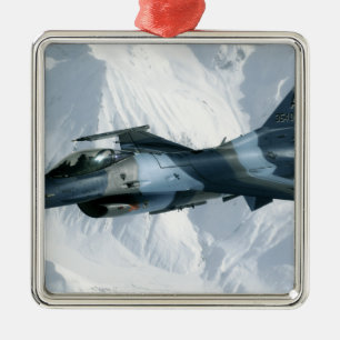 Ein F-16-Aggressor Ornament Aus Metall