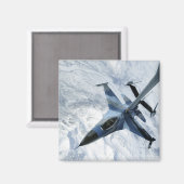 Ein F-16 Aggressor sitzt in Kontaktposition Magnet (Vorderseite/Rückseite)