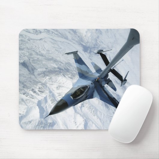 Ein F-16 Aggressor sitzt in Kontaktposition Mousepad (Mit Mouse)