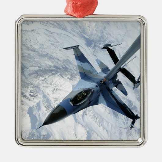 Ein F-16 Aggressor sitzt in Kontaktposition Ornament Aus Metall (Vorne)