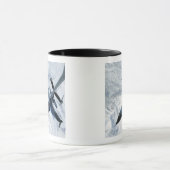 Ein F-16 Aggressor sitzt in Kontaktposition Tasse (Zentrum)