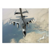 Ein F-16-Kämpffalken schürt Fotodruck (Vorne)