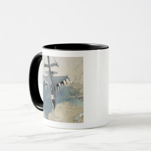 Ein F-16-Kämpffalken schürt Tasse (Vorderseite Links)