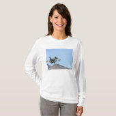 Ein F-16E aus den Vereinigten Arabischen Emiraten T-Shirt (Vorne ganz)