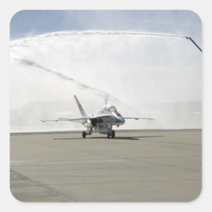 Ein F-18-Flugzeug Quadratischer Aufkleber