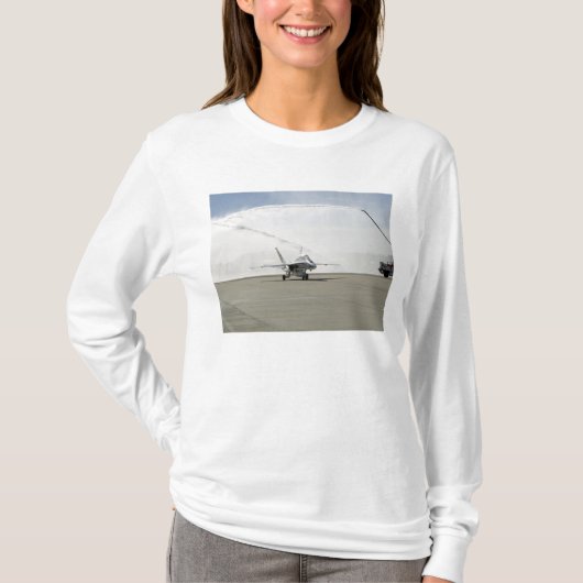 Ein F-18-Flugzeug T-Shirt (Vorderseite)