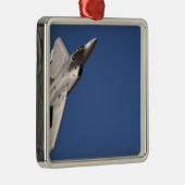 Ein F-22 Raptor-Flugzeug Silbernes Ornament (Rechts)