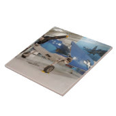 Ein F-6F Hellcat-Weltkriegkämpfer-Flugzeug an Fliese (Seite)