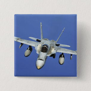 Ein F/A-18 Hornet nimmt an einer Mission teil Button