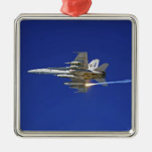 Ein F/A-18C-Hornet Ornament Aus Metall (Vorne)