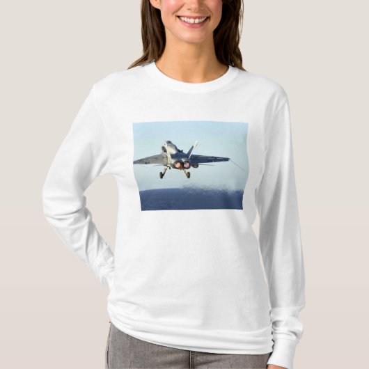 Ein F/A-18C Hornet startet vom Cockpit T-Shirt (Vorderseite)