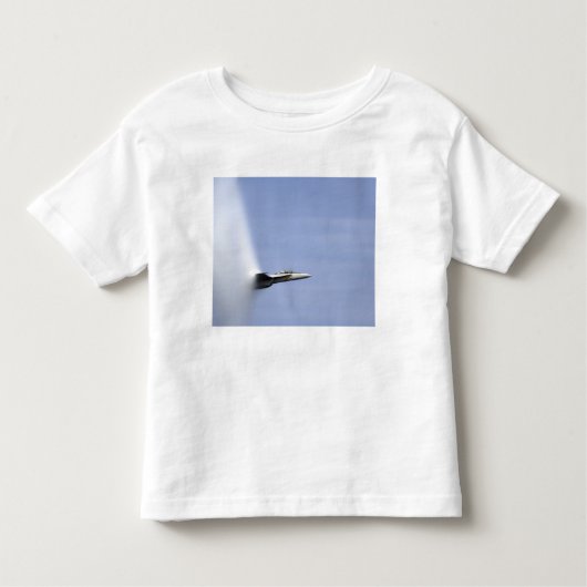 Ein F/A-18E Super Hornet erreicht die Geschwindigk Kleinkind T-shirt (Vorderseite)