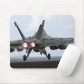 Ein F/A-18E Super Hornet startet Mousepad (Mit Mouse)