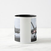 Ein F/A-18E Super Hornet startet Tasse (Zentrum)