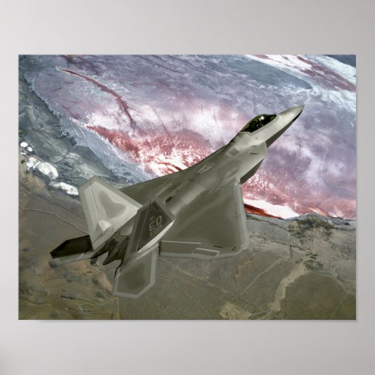 Ein F/A-22 Raptor fliegt eine Trainingsmission Poster (Vorne)