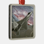 Ein F/A-22 Raptor fliegt eine Trainingsmission Silbernes Ornament (Rechts)