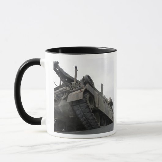 Ein Fahrzeug der Herkules-Erholung M88A2 Tasse (Links)