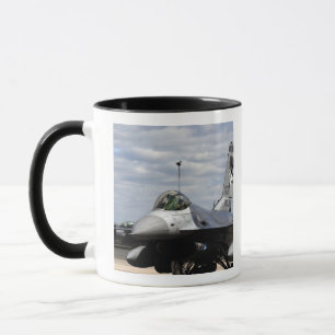 Ein Falken der F-16 Tasse