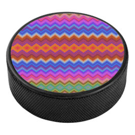 Ein farbenfroher Hockeypuck zeigt ein lebendiges Z Eishockey Puck