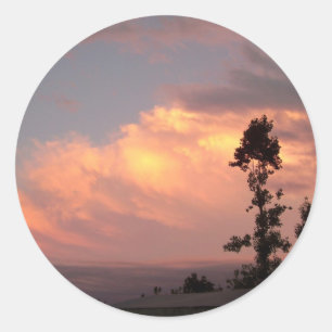Ein farbenfroher Sonnenuntergang Runder Aufkleber