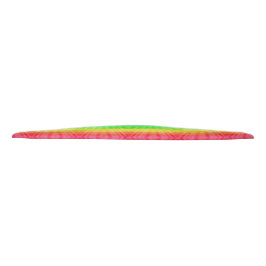Ein farbenfrohes, regenbogenfarben gestreiftes Tuc