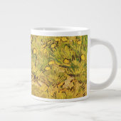 Ein Feld gelber Blumen von Vincent van Gogh Jumbo-Tasse (Rechts)