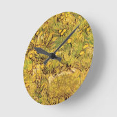 Ein Feld gelber Blumen von Vincent van Gogh Runde Wanduhr (Winkel)